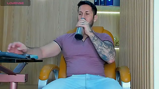 Snapshot of George_Diesell chatting on February 12, 2026, 4:40 am George Diesell online show from February 12, 2026, 4:40 am