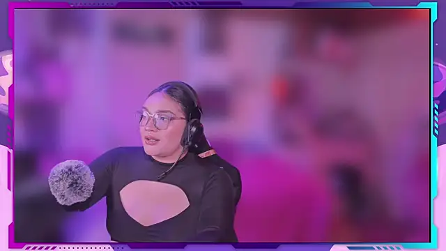 MegariaB online show from April 13, 2026, 4:40 am