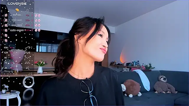 Snapshot of Sweet_yasu chatting on March 5, 2025, 8:21 am Sweet yasu online show from March 5, 2025, 8:21 am