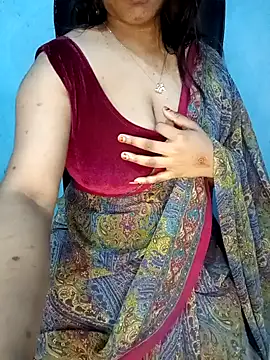 Snapshot of Dayna-36 chatting on February 6, 2025, 10:21 pm Dayna-36 online show from February 6, 2025, 10:21 pm