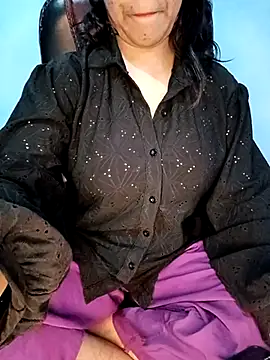 Snapshot of Dayna-36 chatting on March 9, 2025, 10:19 pm Dayna-36 online show from March 9, 2025, 10:19 pm