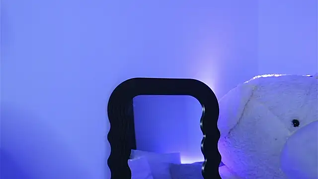 ivyleague  online show from February 24, 2026, 6:06 pm