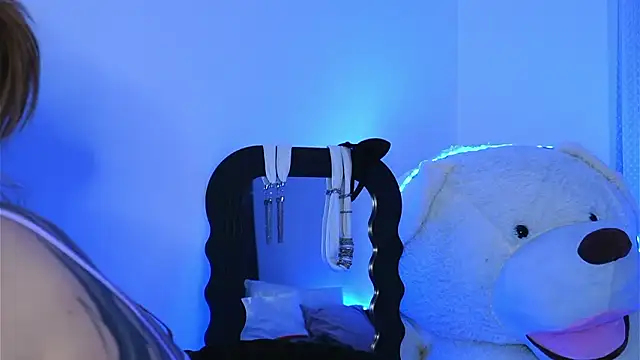 ivyleague  online show from March 14, 2026, 6:13 pm