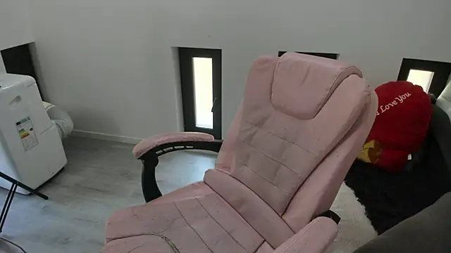 Snapshot of Dyana_Kaylinn chatting on June 30, 2026, 6:14 am Dyana Kaylinn online show from June 30, 2026, 6:14 am