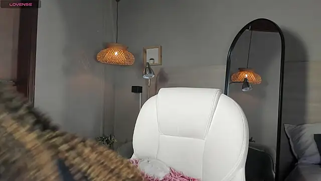 nayah   online show from March 17, 2026, 8:01 pm