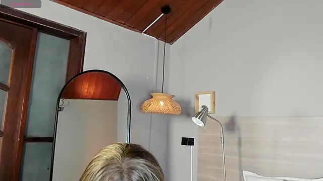 nayah   online show from May 30, 2026, 8:06 pm