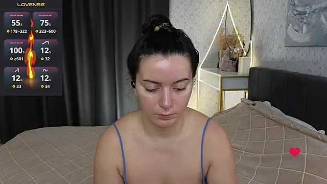 YourSweetDream  online show from November 19, 2025, 8:14 am