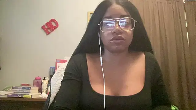 MommyConfident online show from September 30, 2025, 1:05 pm