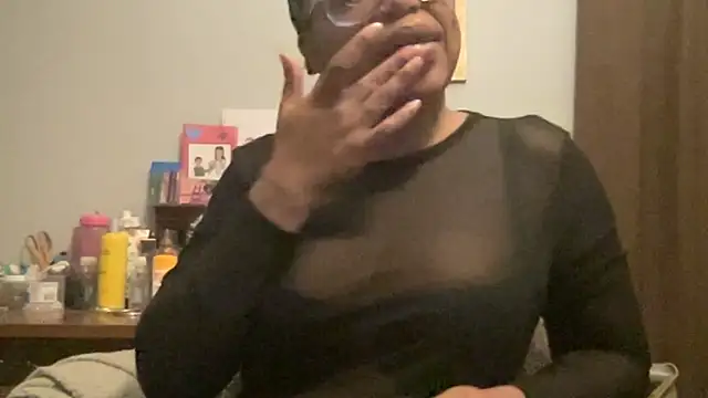 MommyConfident online show from January 6, 2026, 10:34 pm