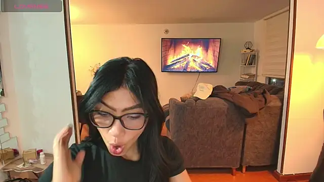 samy jonnes  online show from April 23, 2026, 11:18 pm