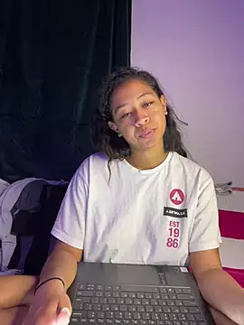 VanessaBling online show from December 27, 2024, 1:11 am