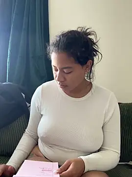 VanessaBling online show from December 15, 2025, 4:00 pm