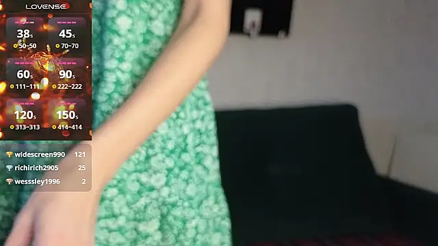 Snapshot of FoxLoveBasik chatting on February 23, 2025, 8:28 am FoxLoveBasik online show from February 23, 2025, 8:28 am