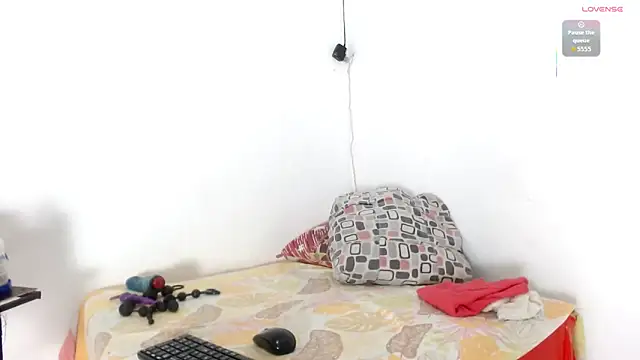 seductivespellvagina80 online show from April 14, 2026, 5:24 am