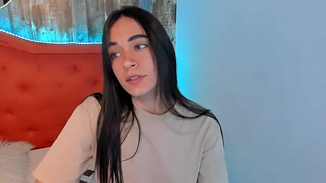Emma Sophia2 online show from February 26, 2025, 5:09 am