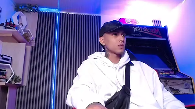 Liam lee online show from March 8, 2025, 1:03 pm