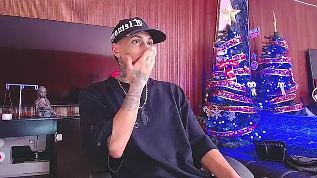 Liam lee online show from December 14, 2025, 8:02 pm