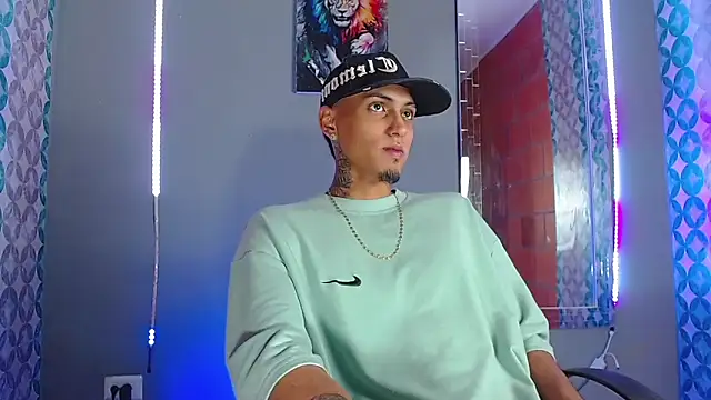 Liam lee online show from April 1, 2026, 10:51 pm