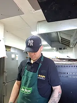 Victorjose3030 online show from October 13, 2025, 7:14 pm