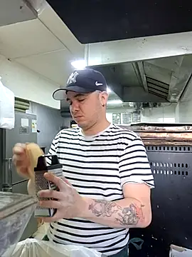 Victorjose3030 online show from October 21, 2025, 8:53 pm