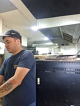 Victorjose3030 online show from December 4, 2025, 7:44 pm