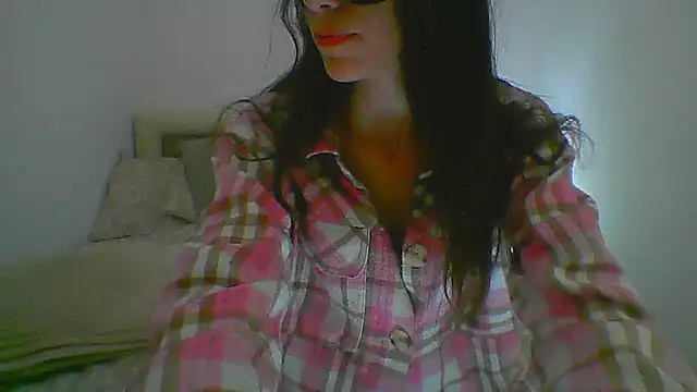 Snapshot of DyamondNaughty chatting on December 10, 2024, 1:11 am DyamondNaughty online show from December 10, 2024, 1:11 am