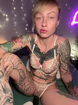 haileyhope  online show from February 10, 2026, 9:08 pm