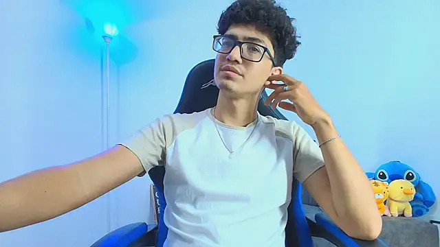 TylerWhite  online show from October 18, 2025, 4:15 am