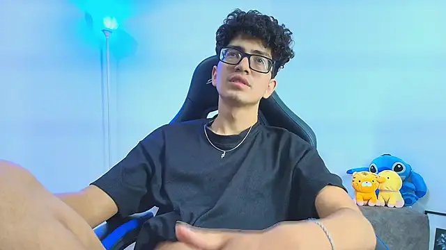 TylerWhite  online show from October 25, 2025, 3:25 am