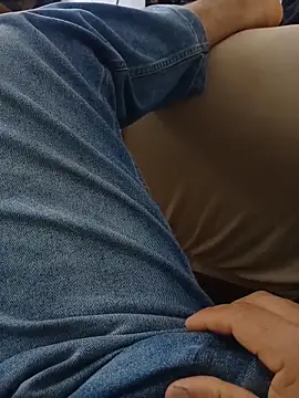 Snapshot of latino17 chatting on November 15, 2025, 7:21 pm latino17 online show from November 15, 2025, 7:21 pm