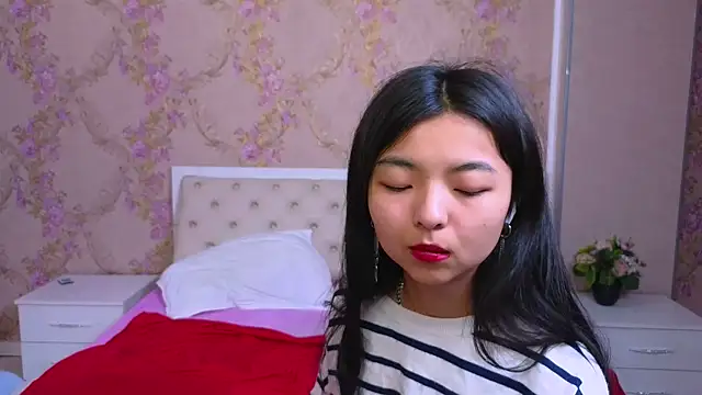 Shy Kira online show from February 6, 2025, 12:37 pm