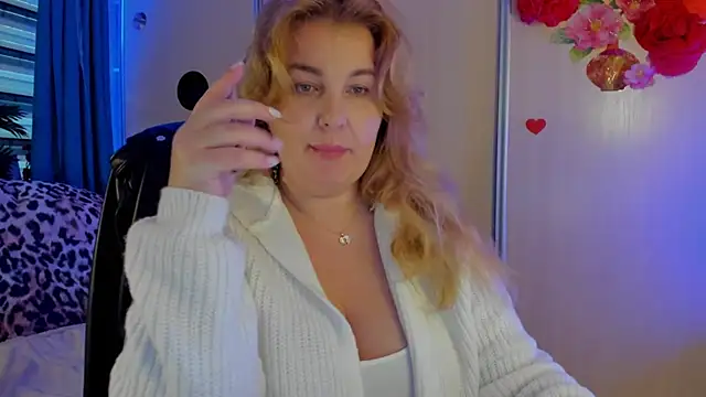 CoraSwon online show from November 29, 2025, 9:45 am