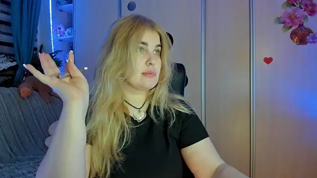 CoraSwon online show from February 12, 2026, 6:36 pm