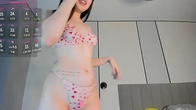 Naomi 52 online show from February 6, 2025, 7:35 am