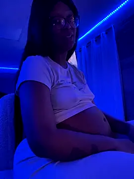 KLoveeee online show from October 5, 2025, 1:26 am