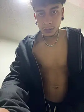 JuanCamiloSati3 online show from July 4, 2026, 7:58 am