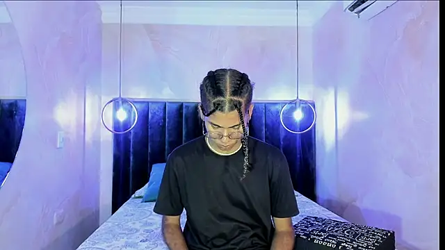 Maxim-Walker online show from November 4, 2025, 3:05 am