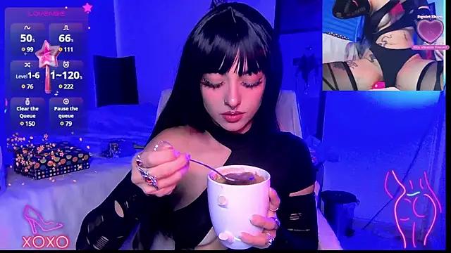 Snapshot of HollyDominic chatting on December 7, 2024, 4:58 pm HollyDominic online show from December 7, 2024, 4:58 pm