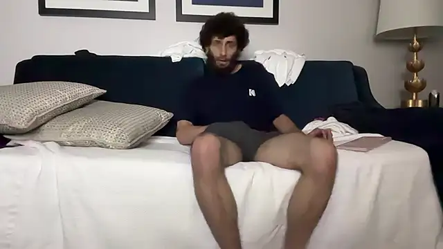 Snapshot of pantslesstraveler_plt chatting on October 28, 2025, 8:51 am pantslesstraveler plt online show from October 28, 2025, 8:51 am