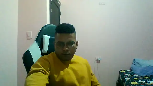 Snapshot of SaucyAffair0 chatting on June 25, 2026, 11:53 pm SaucyAffair0 online show from June 25, 2026, 11:53 pm
