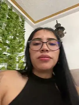 Snapshot of SaritaHot_69 chatting on December 13, 2024, 3:43 pm SaritaHot 69 online show from December 13, 2024, 3:43 pm