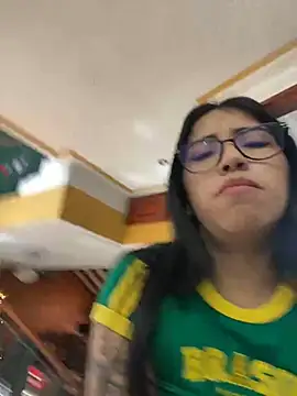 Snapshot of SaritaHot_69 chatting on December 18, 2024, 3:55 pm SaritaHot 69 online show from December 18, 2024, 3:55 pm