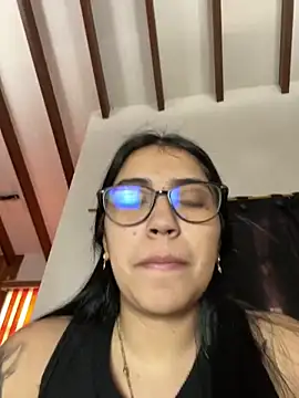 Snapshot of SaritaHot_69 chatting on December 19, 2024, 2:46 pm SaritaHot 69 online show from December 19, 2024, 2:46 pm