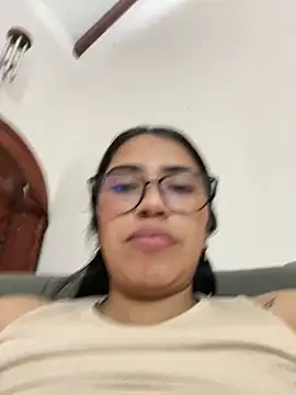 Snapshot of SaritaHot_69 chatting on March 19, 2025, 1:18 pm SaritaHot 69 online show from March 19, 2025, 1:18 pm