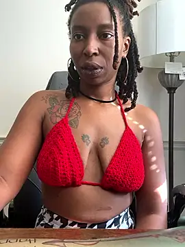 LeyaHoneybuns online show from December 2, 2024, 4:31 pm