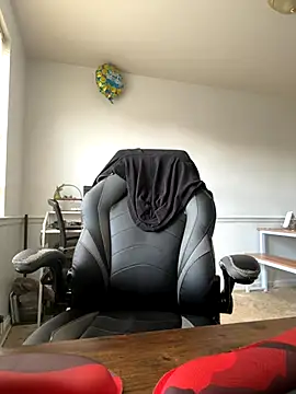 LeyaHoneybuns online show from September 9, 2025, 3:44 pm