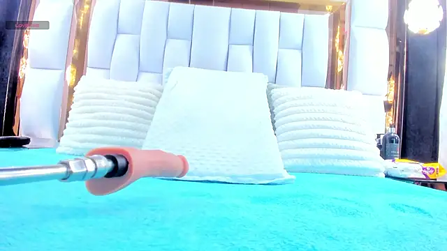 Snapshot of RileySweett chatting on November 1, 2025, 11:56 am RileySweett online show from November 1, 2025, 11:56 am