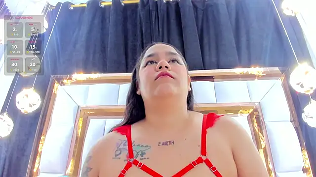 Snapshot of RileySweett chatting on November 9, 2025, 11:30 am RileySweett online show from November 9, 2025, 11:30 am