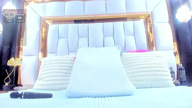 Snapshot of RileySweett chatting on November 14, 2025, 11:42 am RileySweett online show from November 14, 2025, 11:42 am