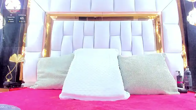 Snapshot of RileySweett chatting on November 15, 2025, 11:40 am RileySweett online show from November 15, 2025, 11:40 am